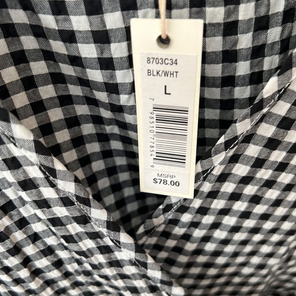 Max Studio Wrap Top - Picture 4 of 12